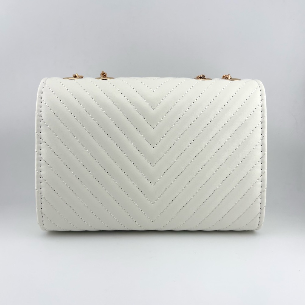 Luxurious White Quilted Chain Shoulder Bag with Gold V Accent - PU Leather NWOT - Picture 5 of 8